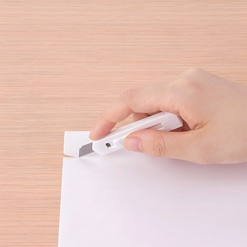 small pocket cutter for office, school