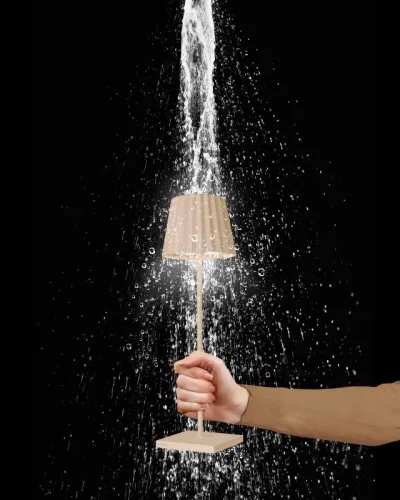 Lampada a LED ricaricabile per tavolo e pavimento