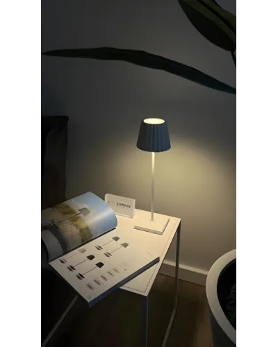 Lampada a LED ricaricabile per tavolo e pavimento