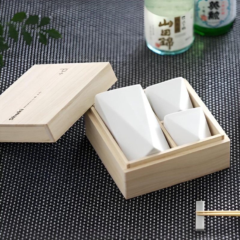 set da sakè di design contemporaneo e artigianato giapponese ideale come regalo